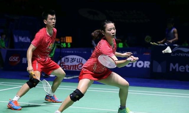 袖手旁观 袖手旁观